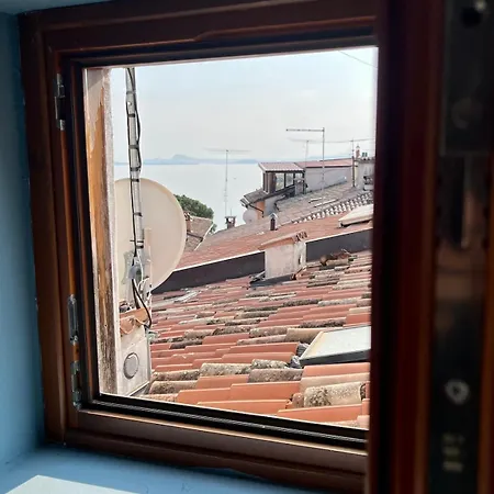 Uno Scorcio Nel Blu Toscolano-Maderno